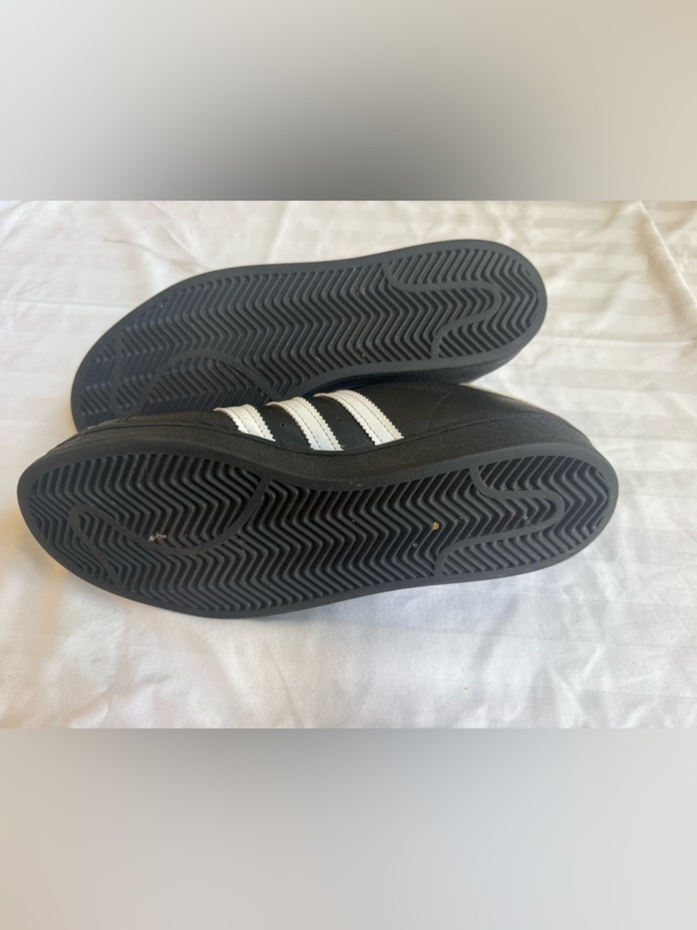 adidas Black and White Leather Sneakers with Gold Tongue Label Men’s Size 9 1/2 - Picture 6 of 7